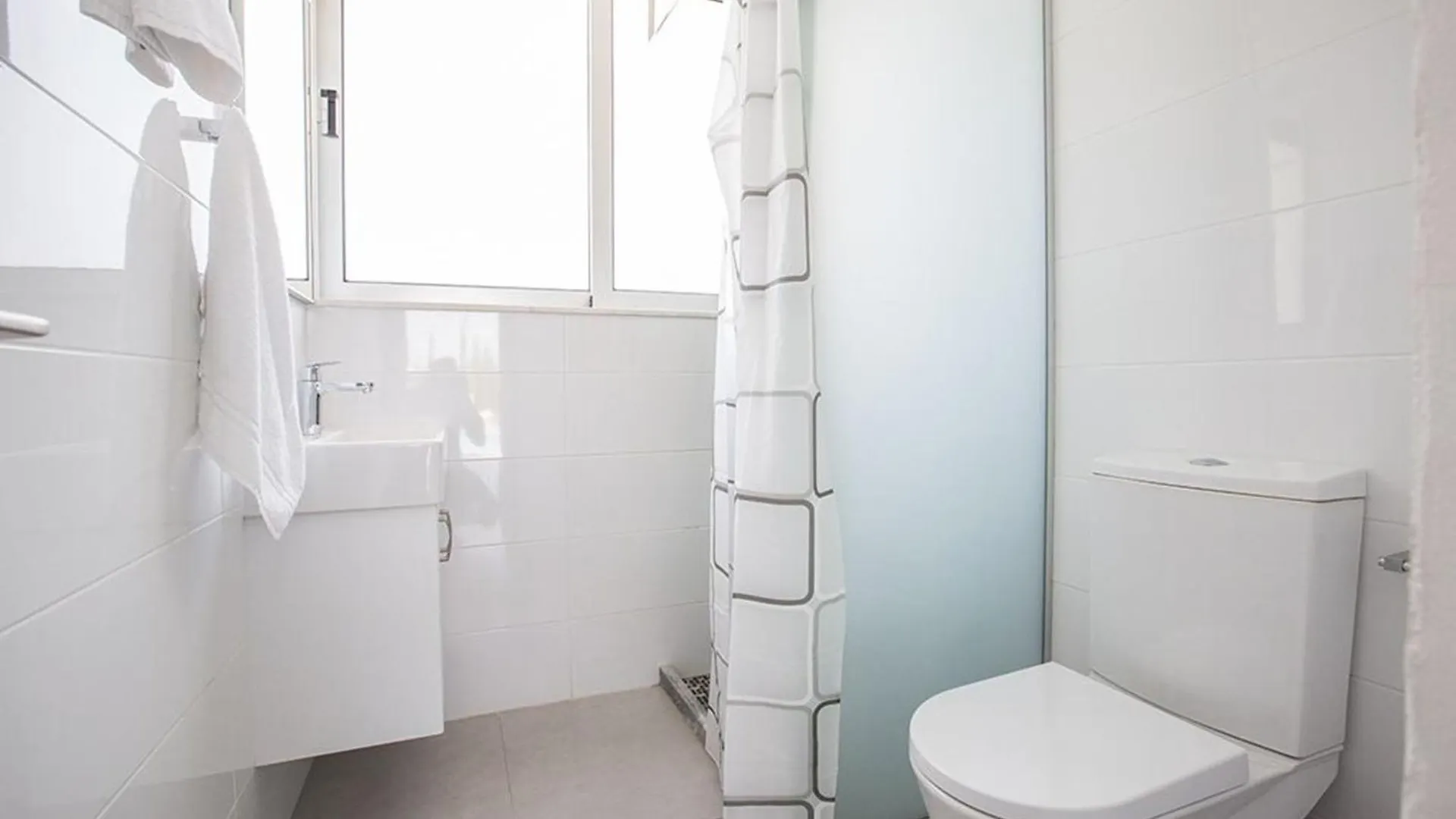 Villa Ochosto Chrysos - Stunning 5 Bedroom Protaras Villa - Close To Fig Tree Bay Beach Kıbrıs