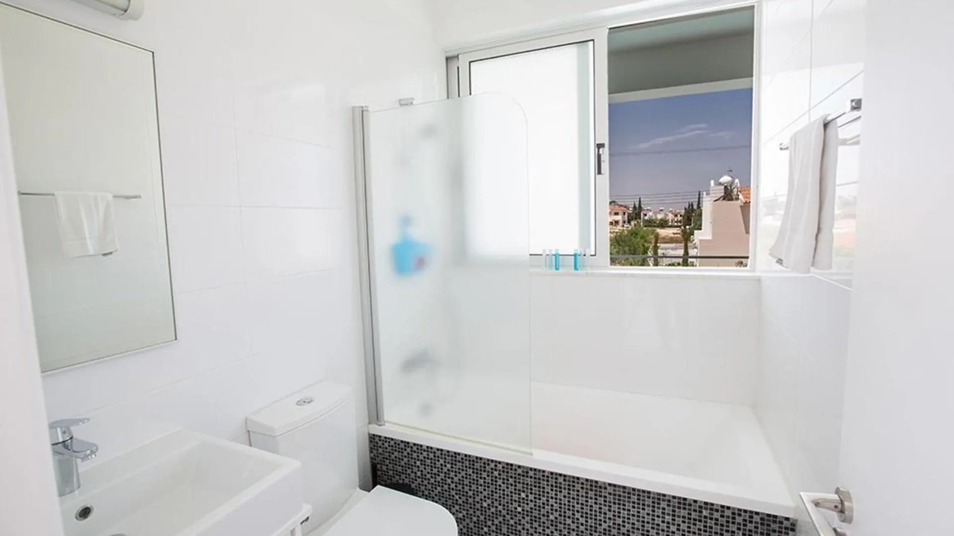 Villa Ochosto Chrysos - Stunning 5 Bedroom Protaras Villa - Close To Fig Tree Bay Beach Kıbrıs